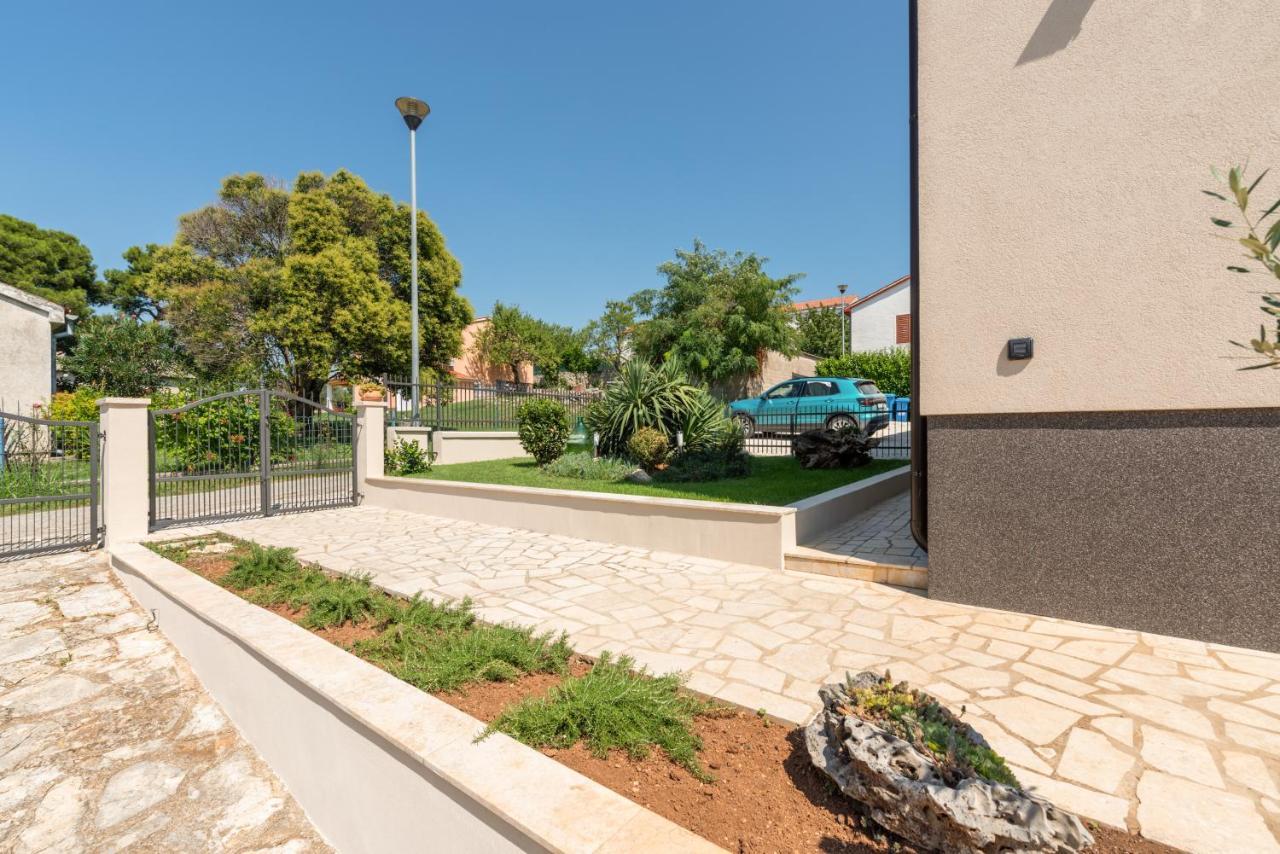 Apartman Dobrec Poreč Exterior foto